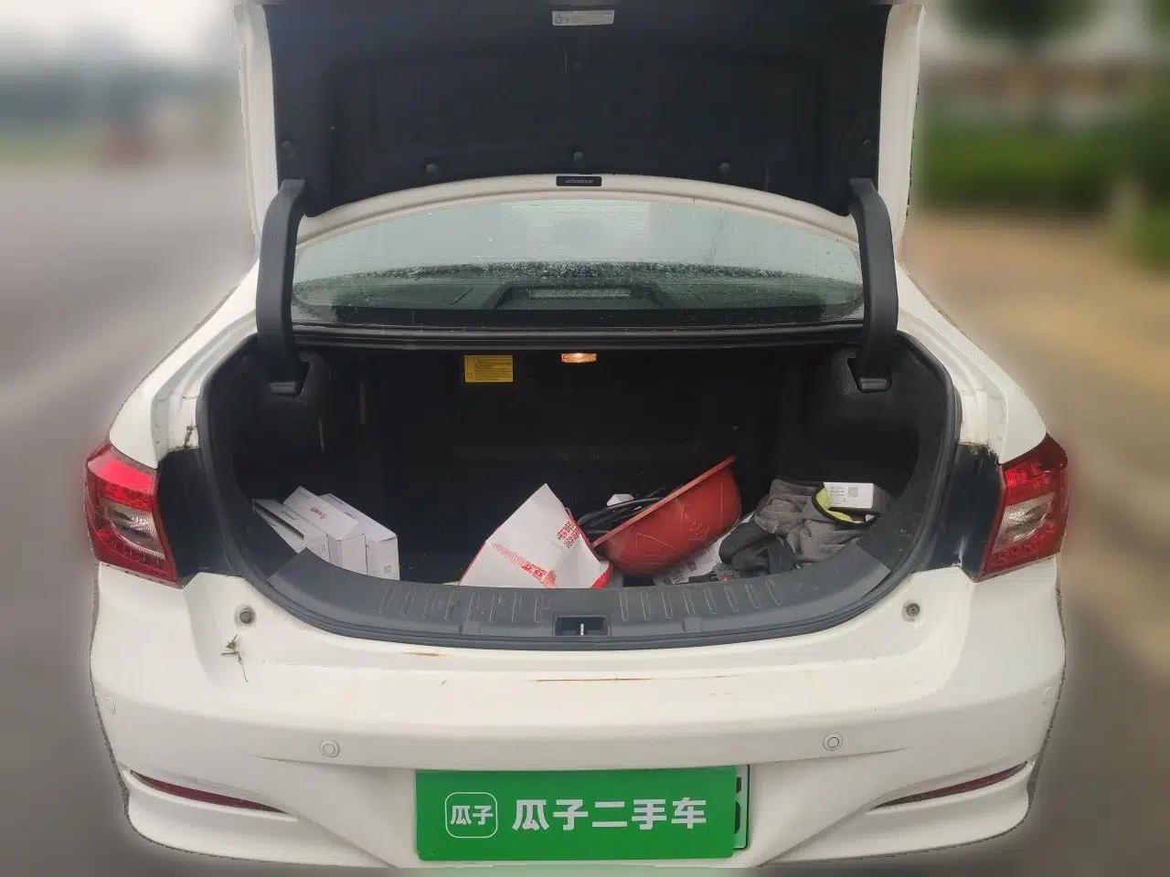 BYD Qin New Energy 2015 1.5T Dual-Crown Flagship Plus Edition — миниатюра 20
