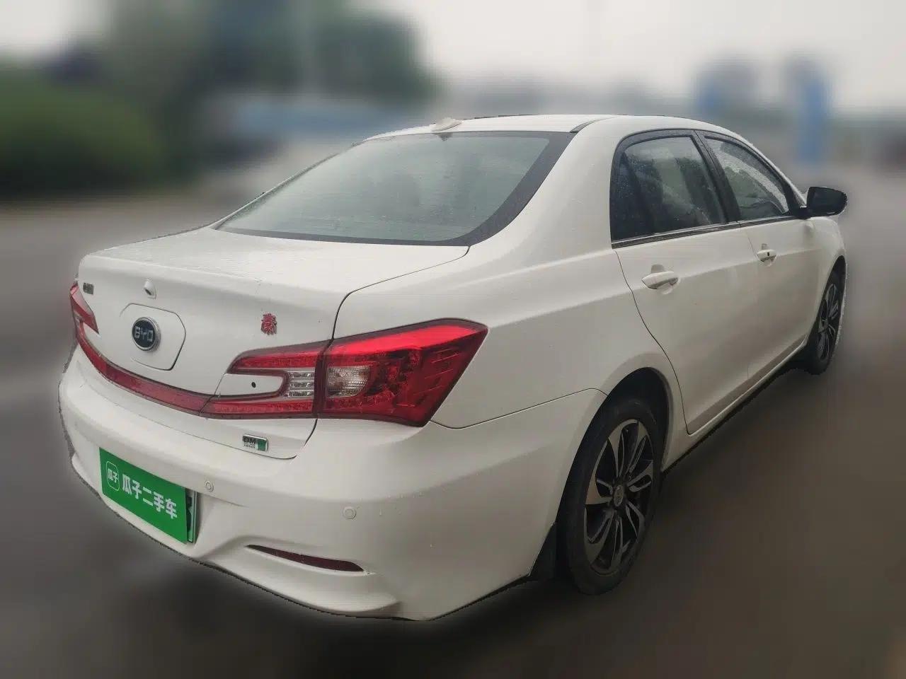 BYD Qin New Energy 2015 1.5T Dual-Crown Flagship Plus Edition — миниатюра 6