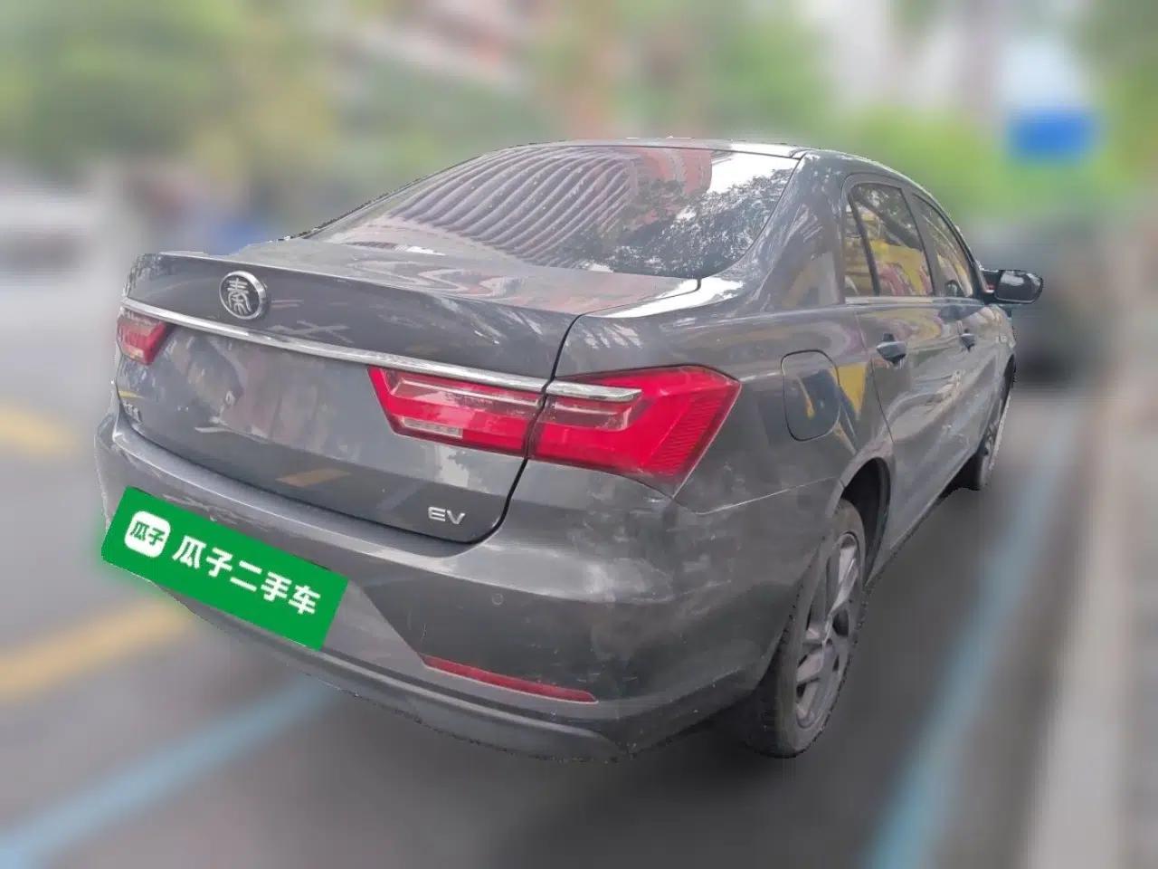 BYD Qin New Energy 2019 High-Range Luxury Model — миниатюра 6