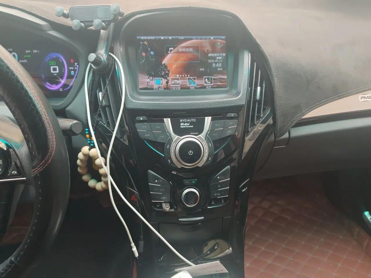 BYD Qin New Energy 2015 1.5T Dual-Crown Flagship Plus Edition — миниатюра 14