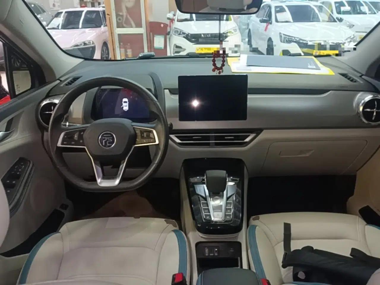 BYD Yuan Pro 2023 401 km Deluxe Version — миниатюра 13