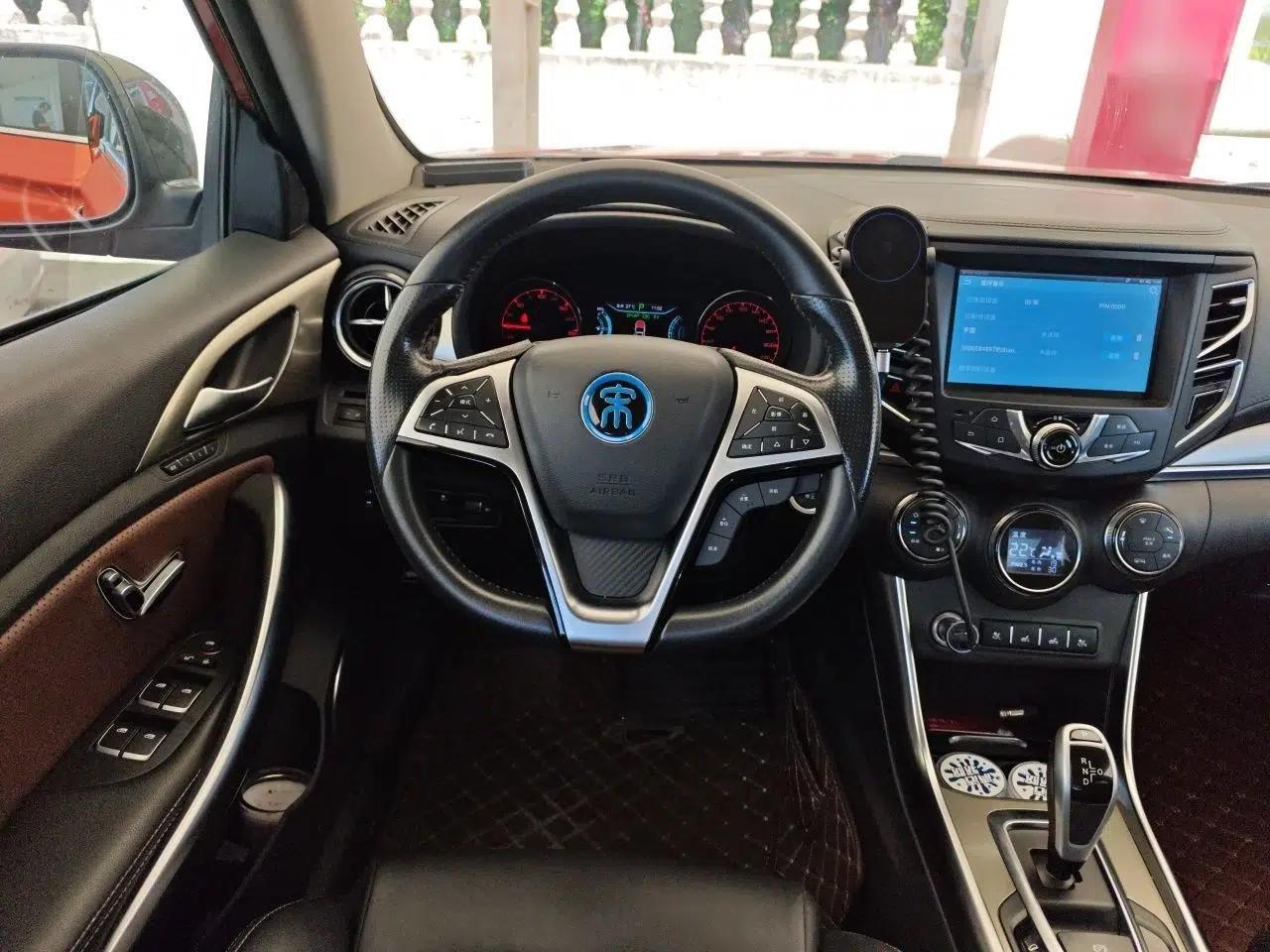 BYD Song New Energy 2017 Song DM 1.5TID All-Wheel Drive Luxury Model — миниатюра 11