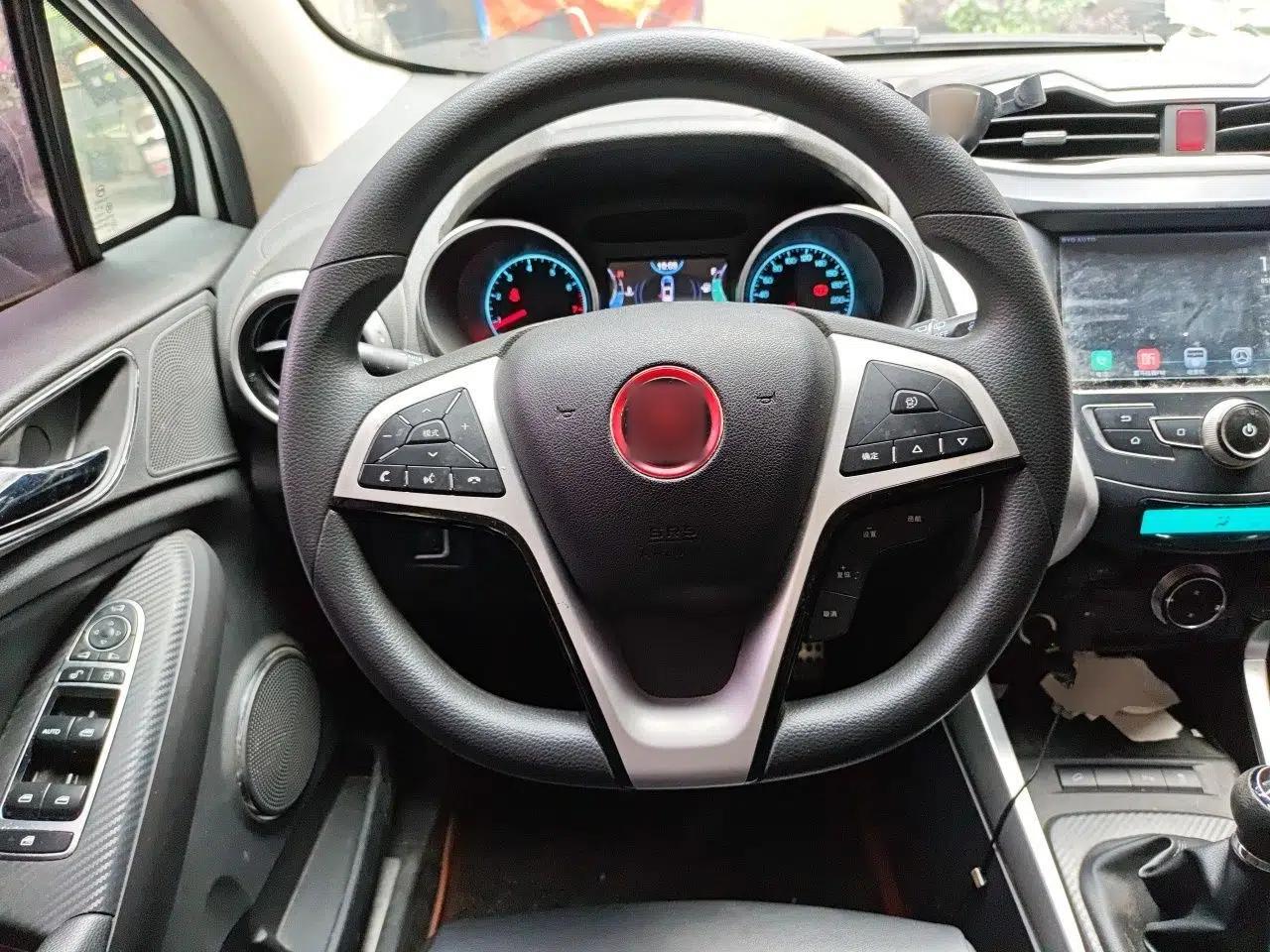 BYD Yuan 2017 1.5L Manual Cool Connect Model — миниатюра 11