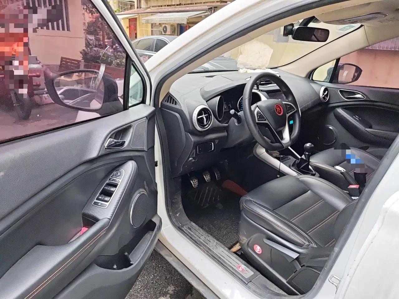 BYD Yuan 2017 1.5L Manual Cool Connect Model — миниатюра 17