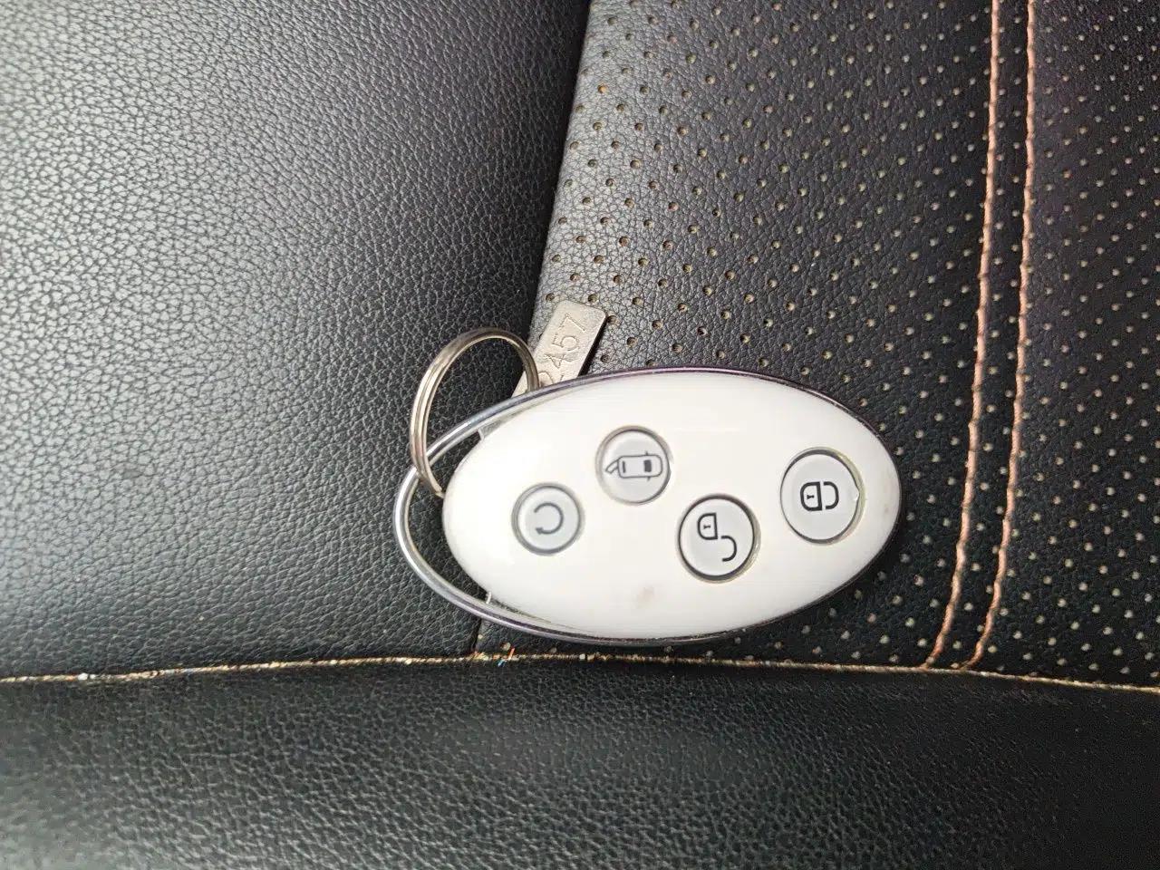 BYD Yuan 2017 1.5L Manual Cool Connect Model — миниатюра 9