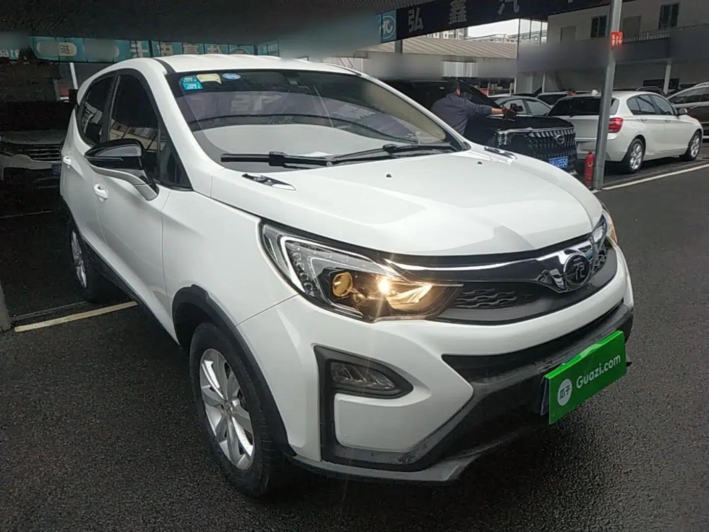 BYD Yuan 2017 1.5L Automatic Cool & Stylish Model — миниатюра 3