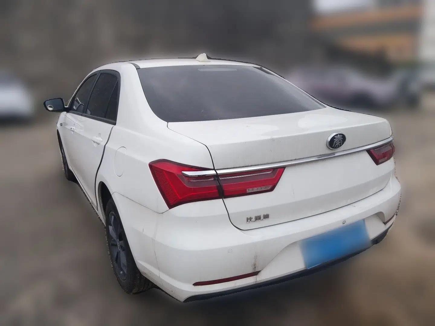 BYD Qin 2019 1.5L Automatic Luxury Model — миниатюра 4