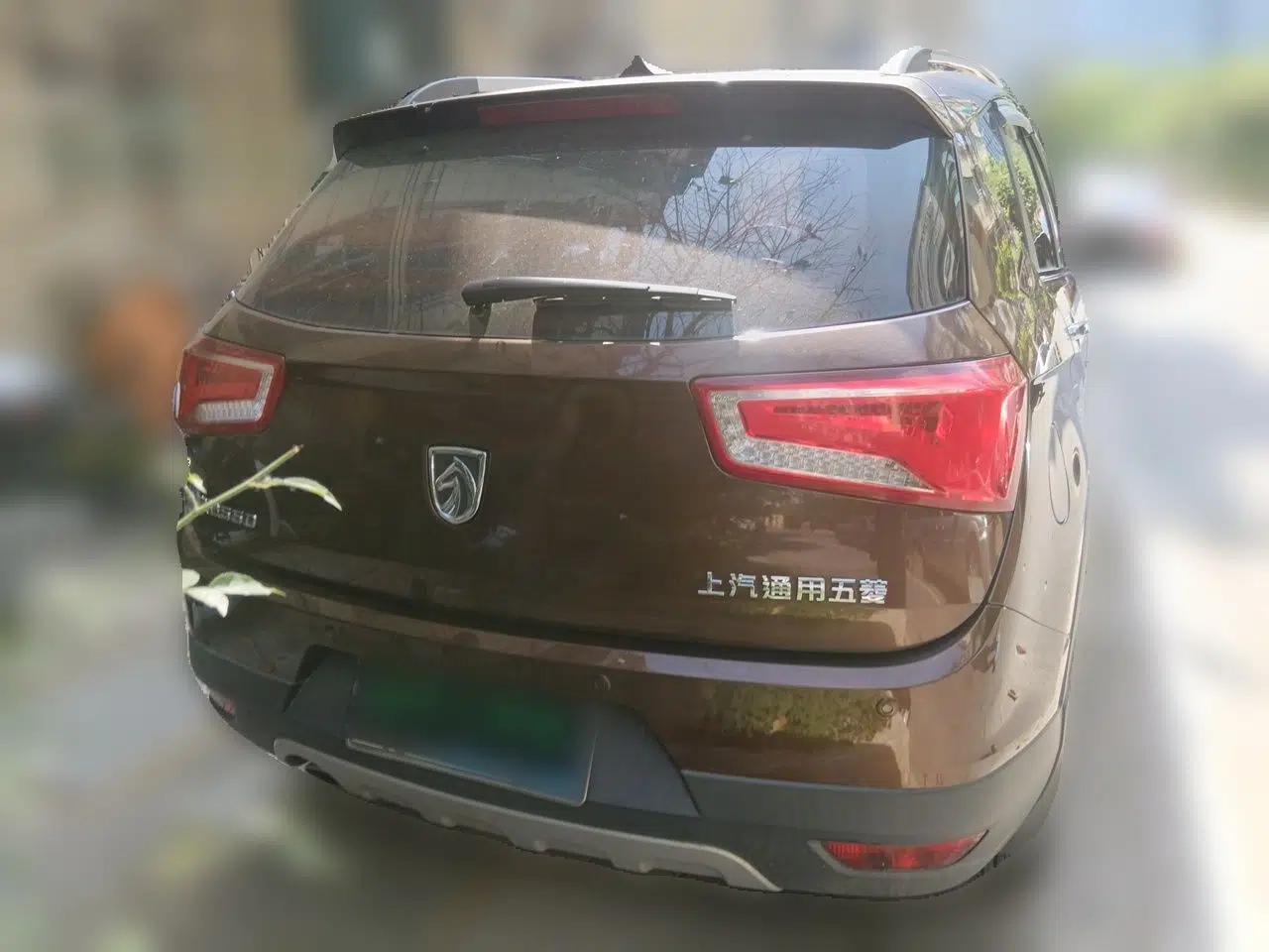 Baojun 560 2016 1.8L Manual Luxury Edition — миниатюра 5