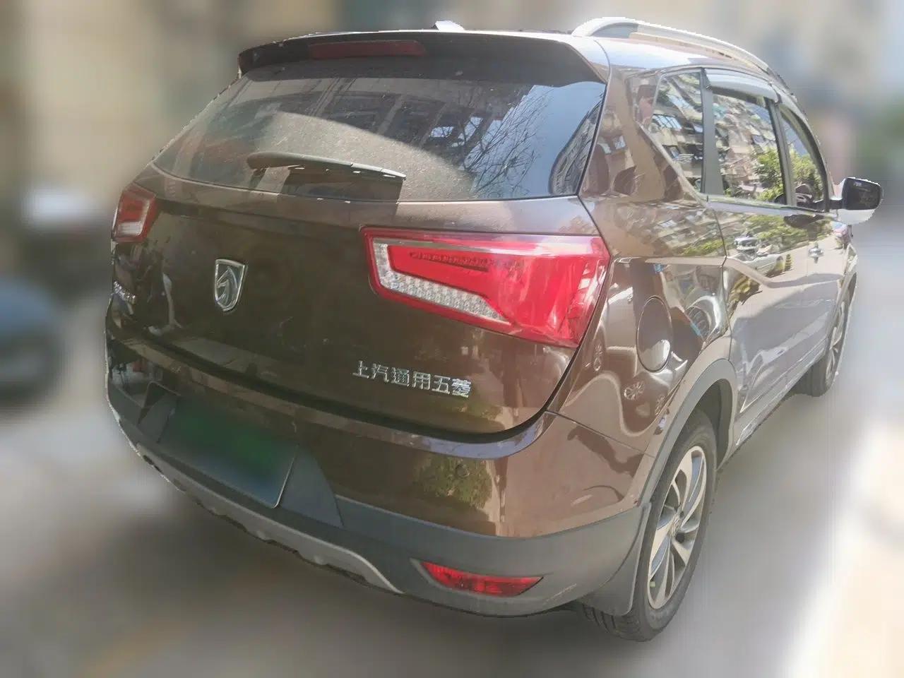 Baojun 560 2016 1.8L Manual Luxury Edition — миниатюра 6