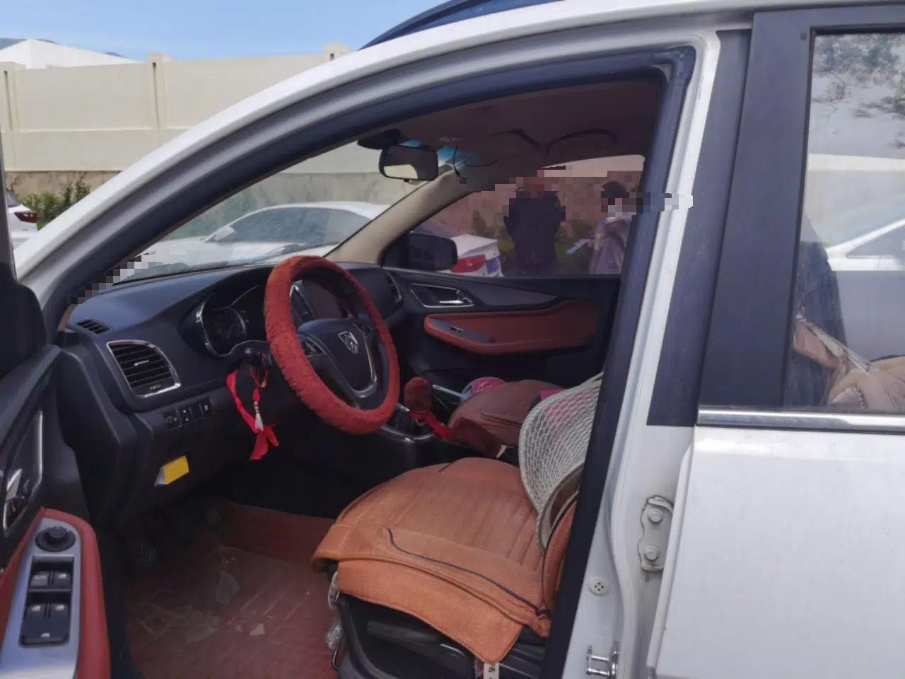 Baojun 560 2015 1.8L Manual Elite Edition — миниатюра 16
