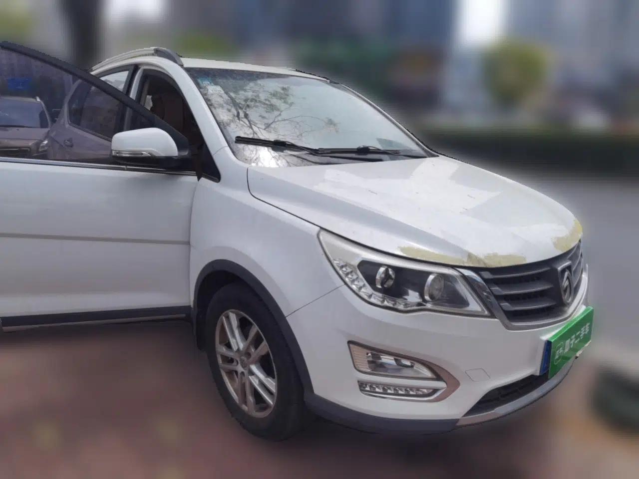 Baojun 560 2015 1.8L Manual Elite Edition — миниатюра 3