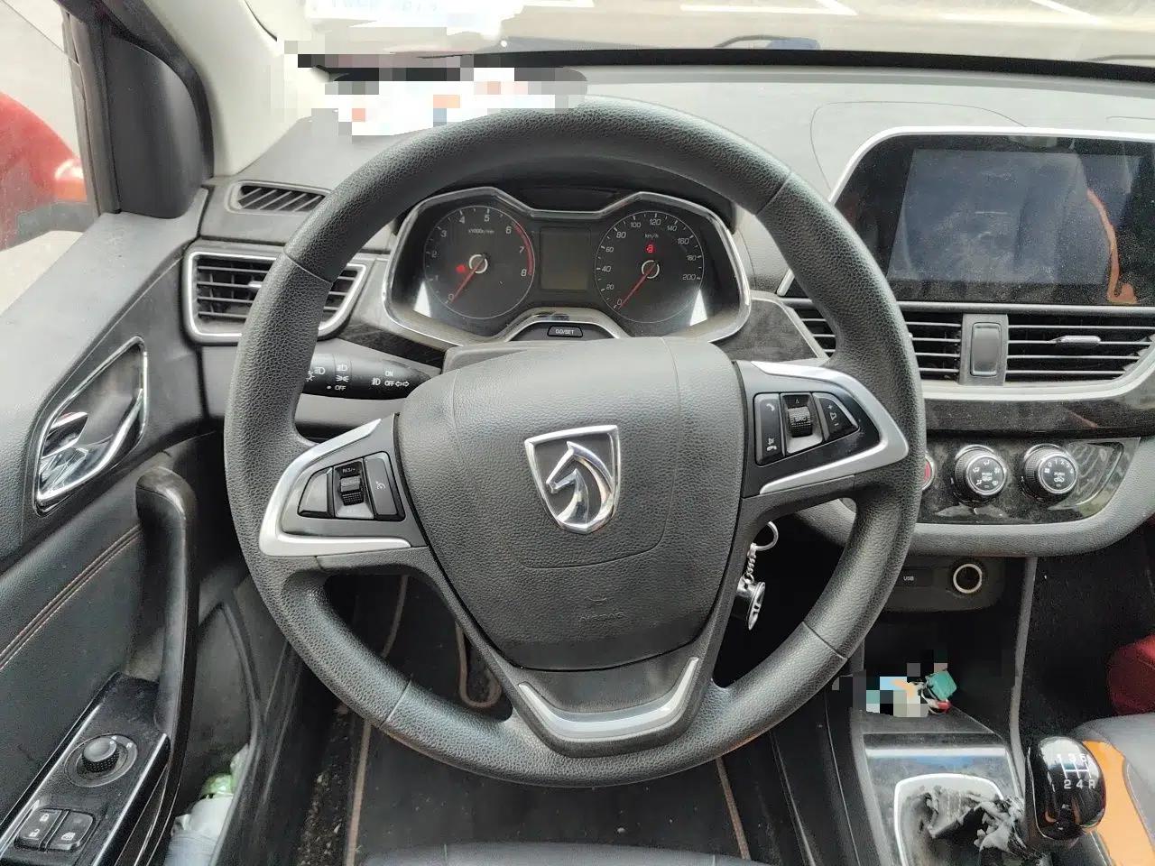 Baojun 310 2016 1.2L Manual Luxury Model — миниатюра 11