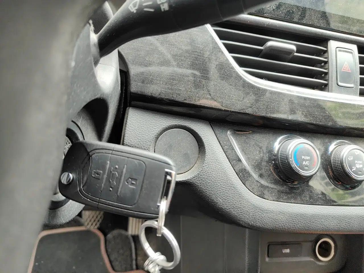 Baojun 310 2016 1.2L Manual Luxury Model — миниатюра 9