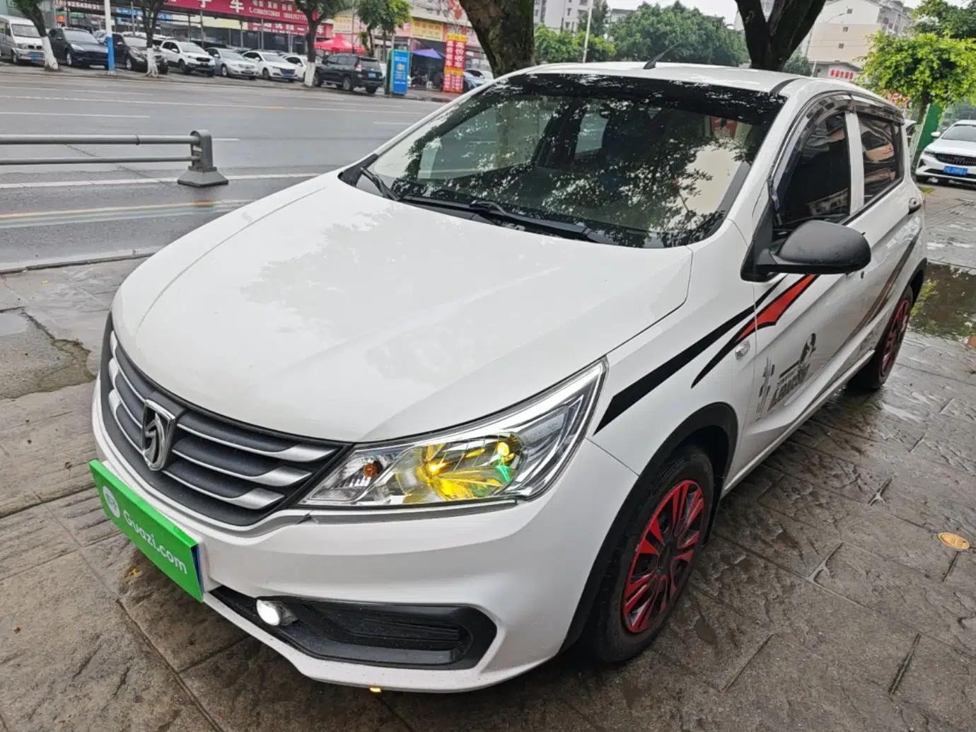 Baojun 310 2020 1.2L Manual Value Edition — миниатюра 1