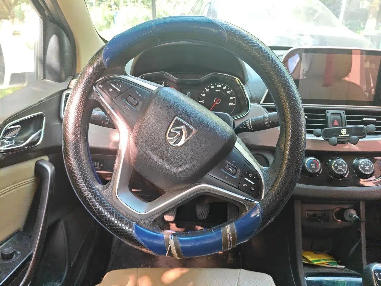Baojun 310W 2017 1.5L Manual Fashion Model China V — миниатюра 11