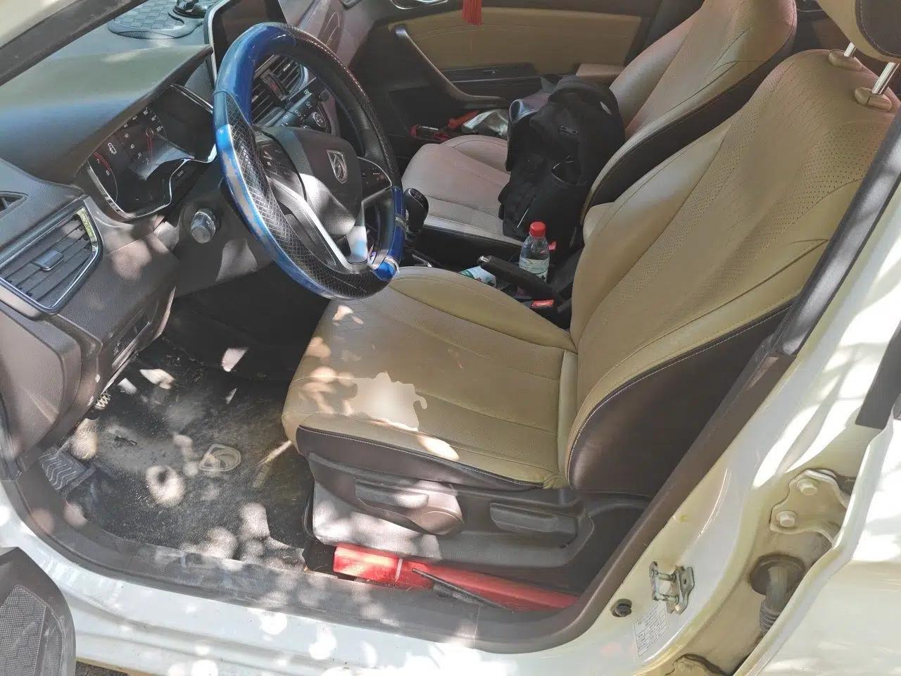 Baojun 310W 2017 1.5L Manual Fashion Model China V — миниатюра 16