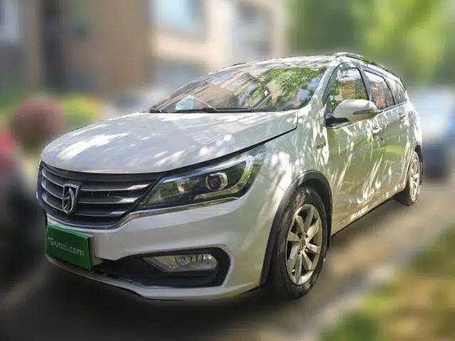 Baojun 310W 2017 1.5L Manual Fashion Model China V