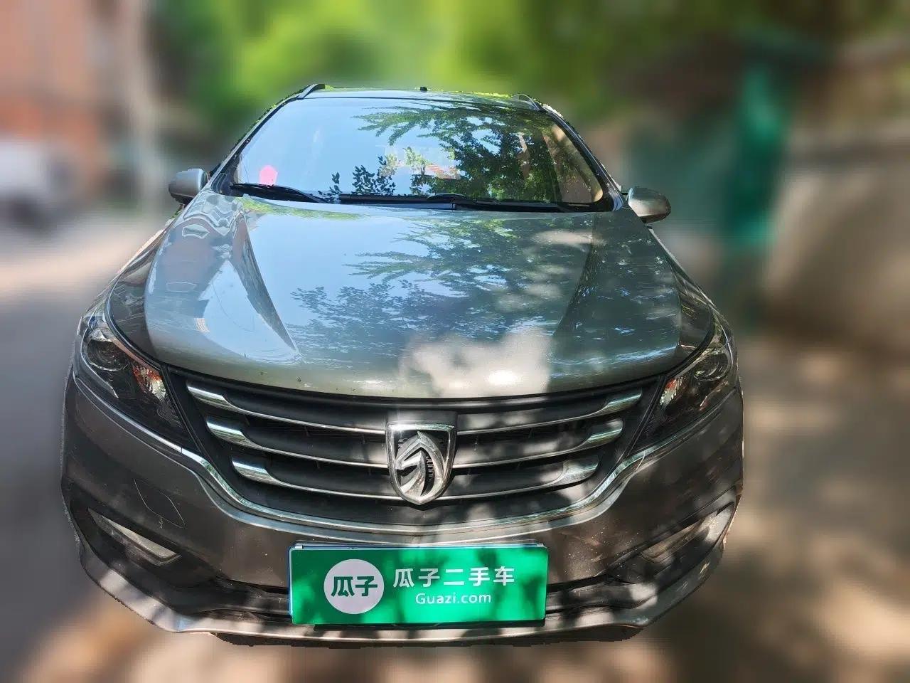 Baojun 310W 2017 1.5L Manual Comfort Version China VI Emission Standard — миниатюра 2