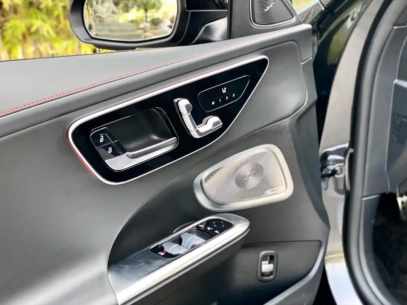 2024 Mercedes-Benz C-Class AMG C 43 4MATIC Special Edition — миниатюра 18