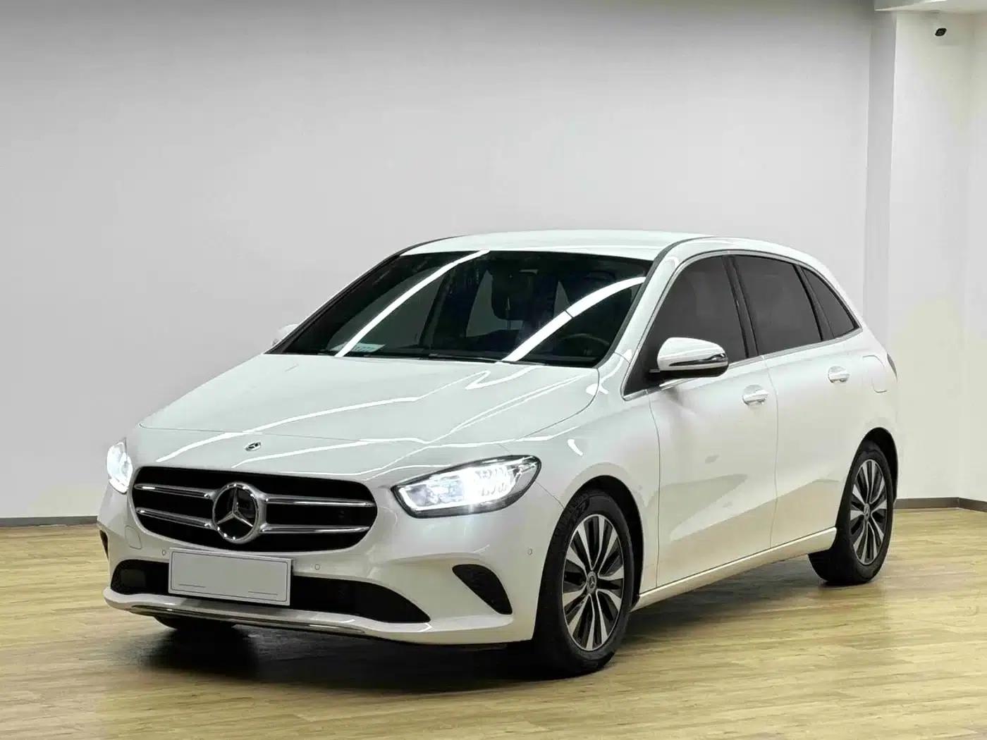 Mercedes-Benz B-Class 2022 B 180 Fashion Edition — миниатюра 1