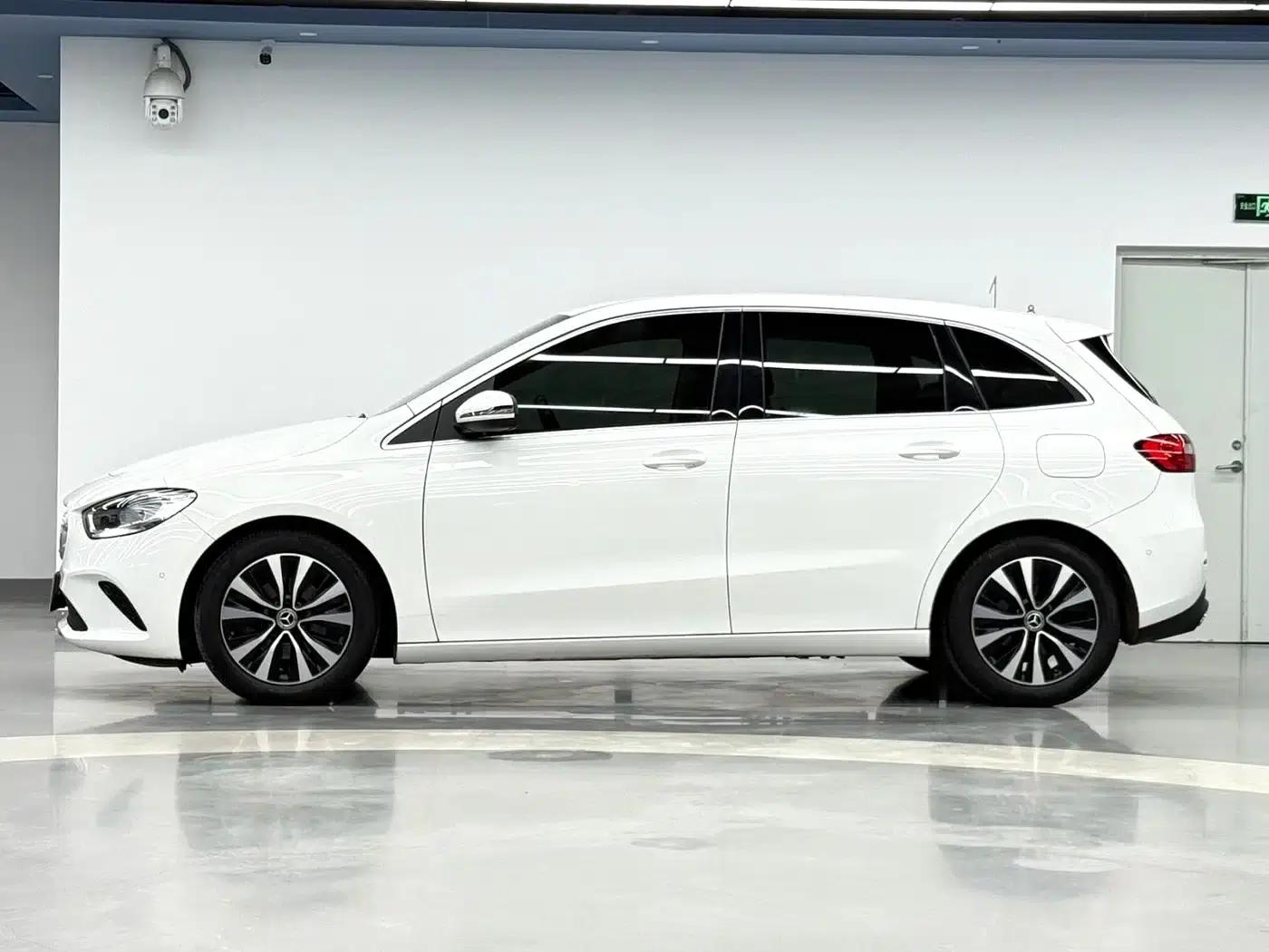 Mercedes-Benz B-Class 2022 B 180 Fashion Edition — миниатюра 2