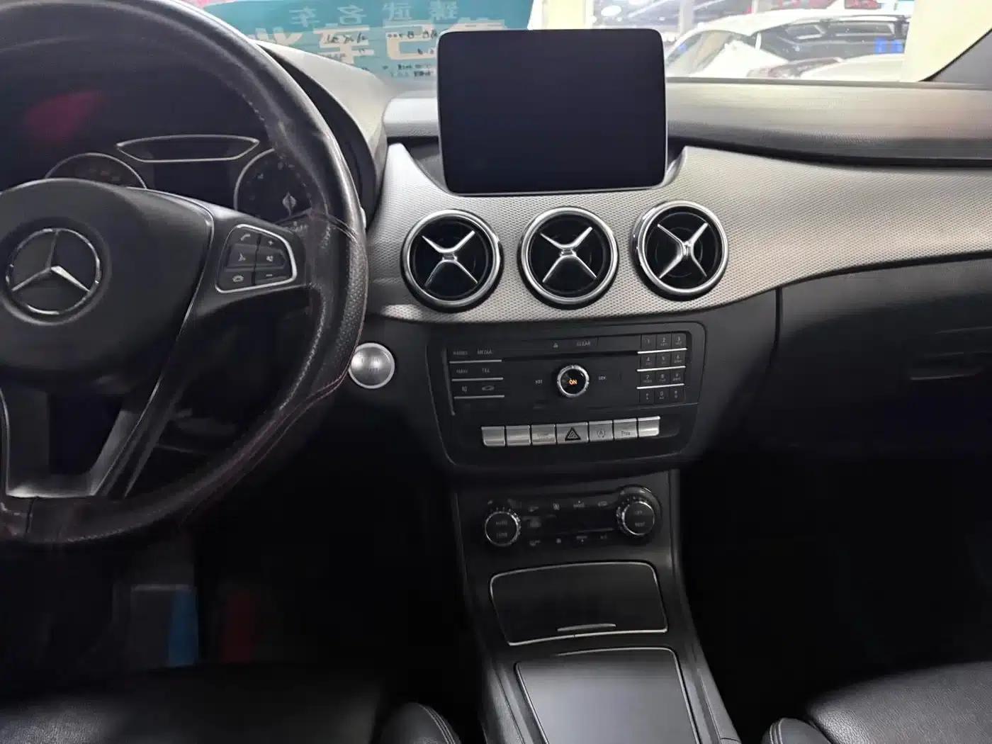 2017 Mercedes-Benz B-Class B 200 Fashion Edition — миниатюра 13