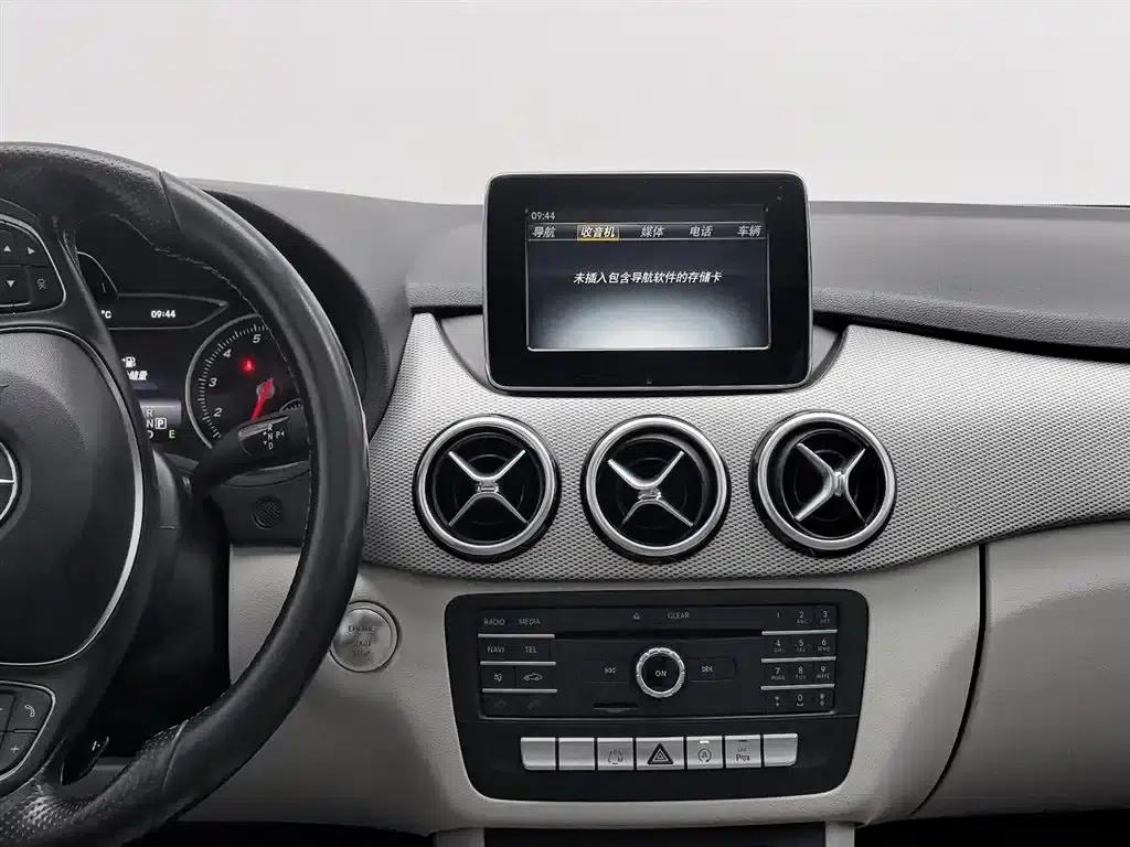 2015 Mercedes-Benz B-Class B 200 Dynamic — миниатюра 12