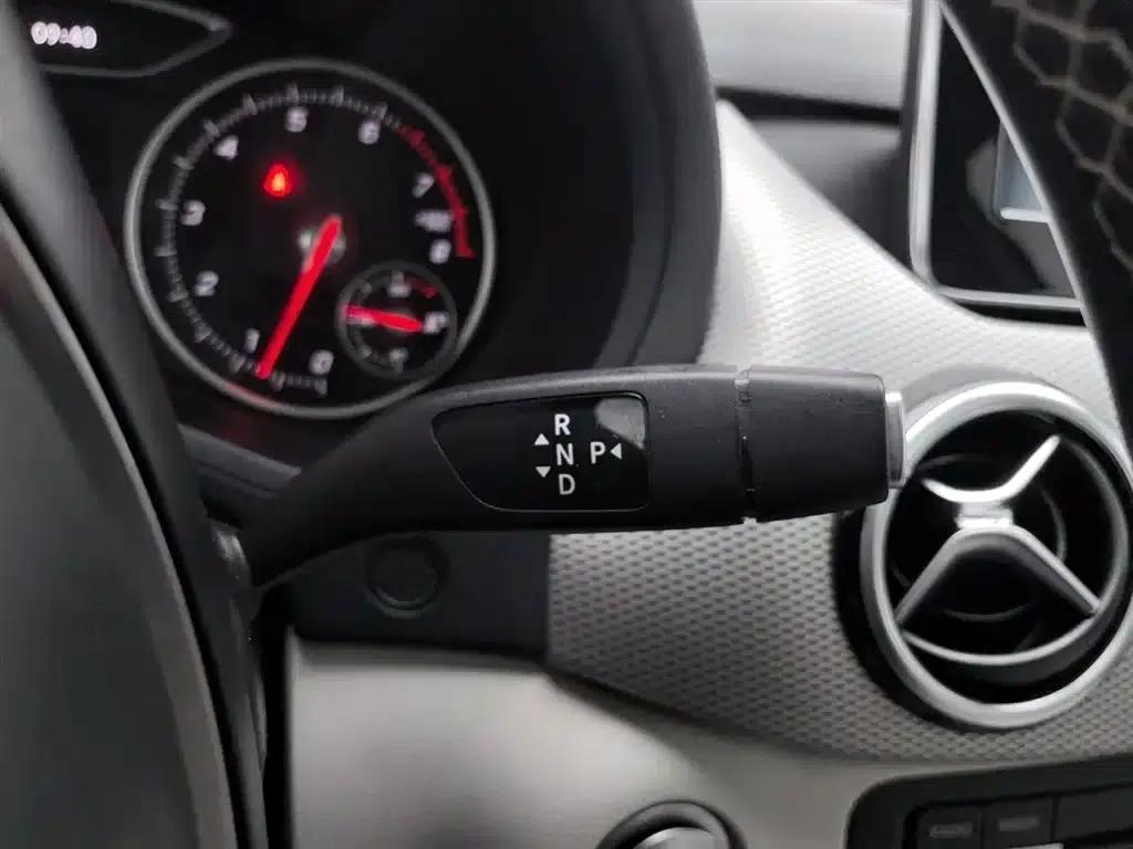2015 Mercedes-Benz B-Class B 200 Dynamic — миниатюра 13