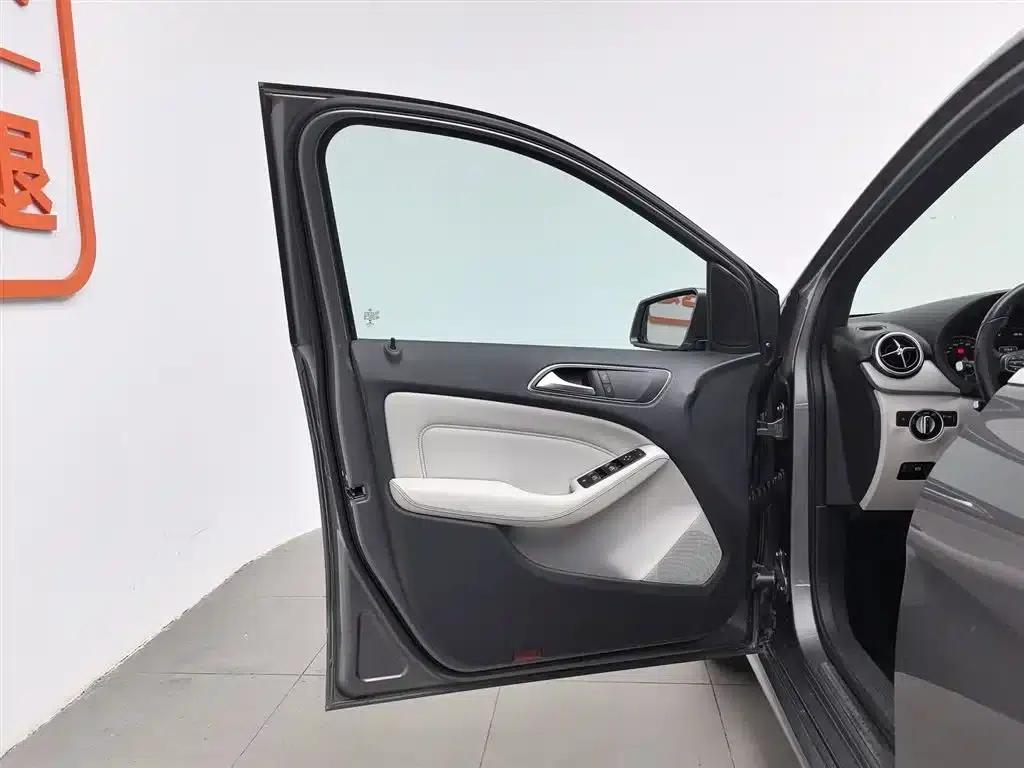 2015 Mercedes-Benz B-Class B 200 Dynamic — миниатюра 8