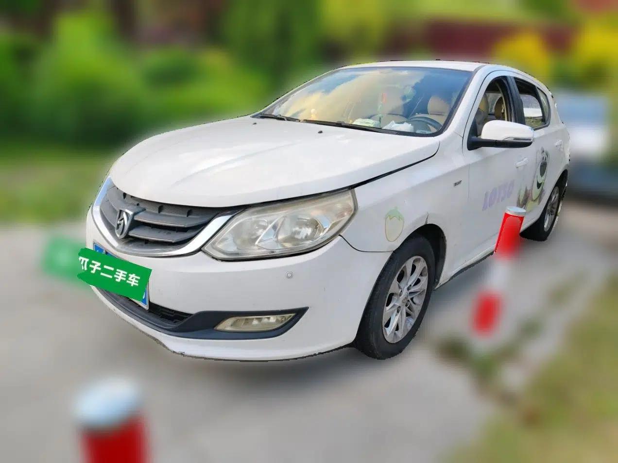 Baojun 610 2014 1.5L manual Comfort trim level — миниатюра 1