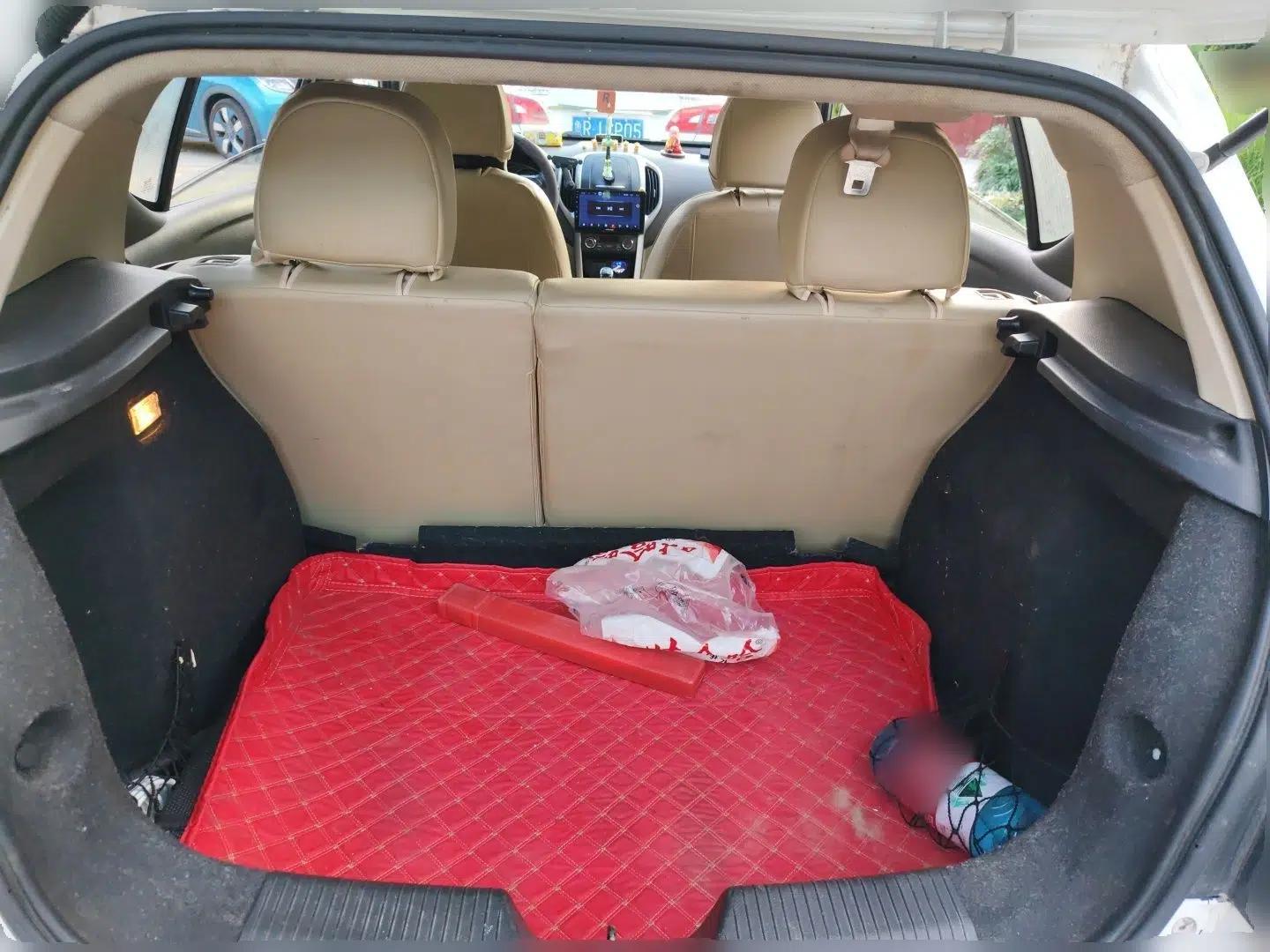 Baojun 610 2014 1.5L manual Comfort trim level — миниатюра 20