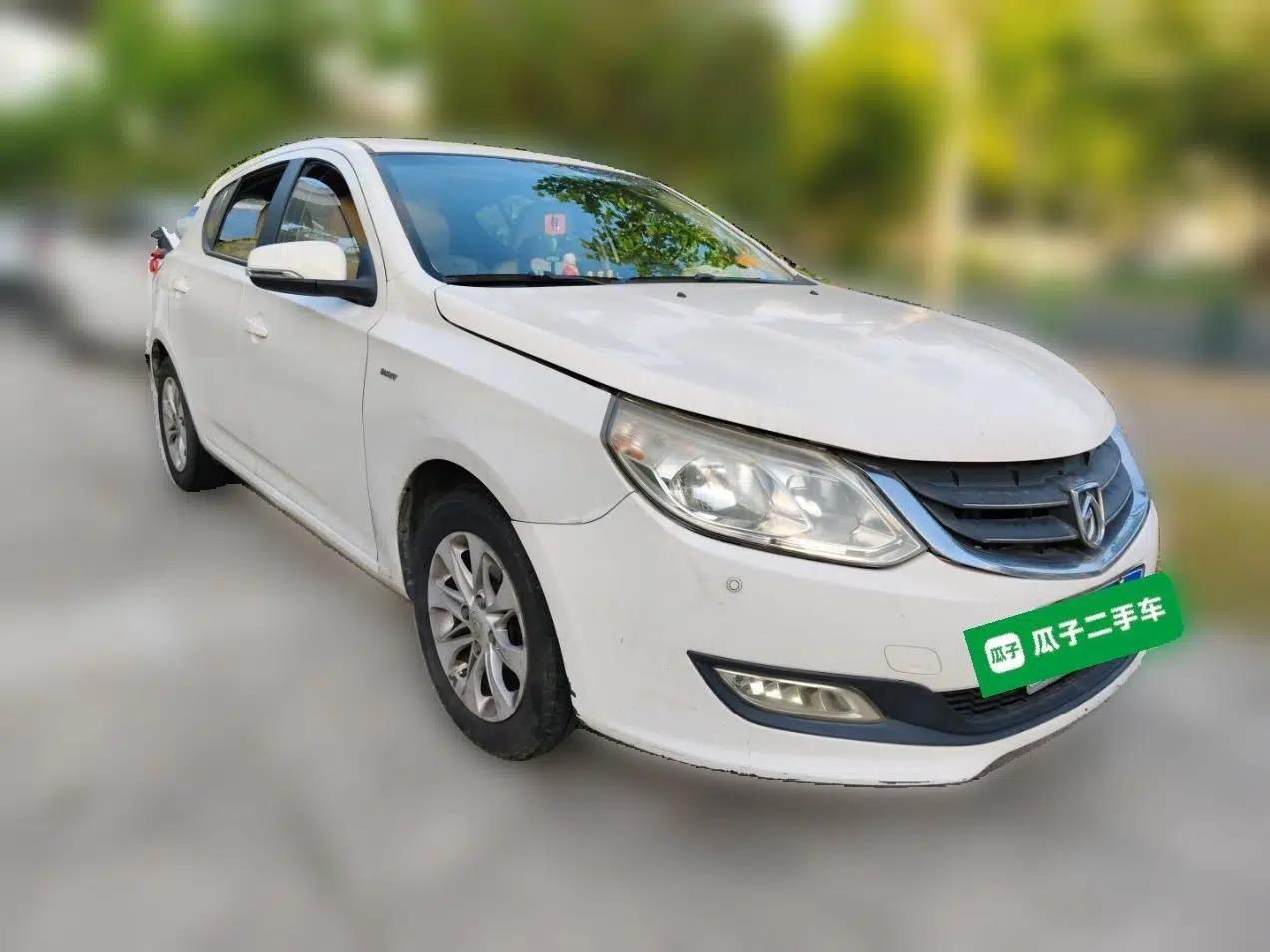 Baojun 610 2014 1.5L manual Comfort trim level — миниатюра 3