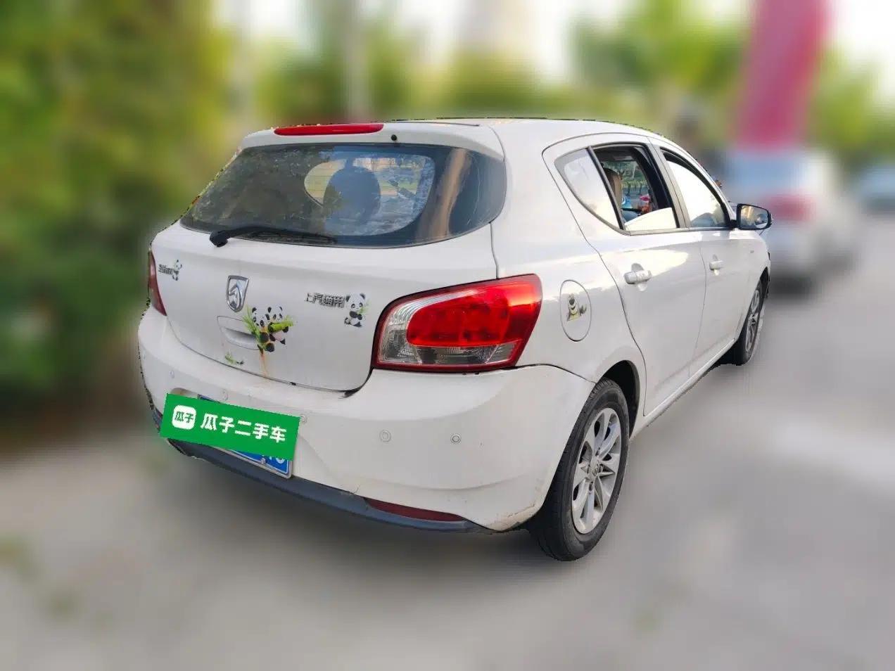 Baojun 610 2014 1.5L manual Comfort trim level — миниатюра 6