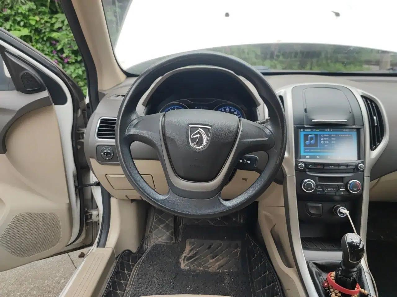 Baojun 610 2014 1.5L manual Comfort trim level — миниатюра 11