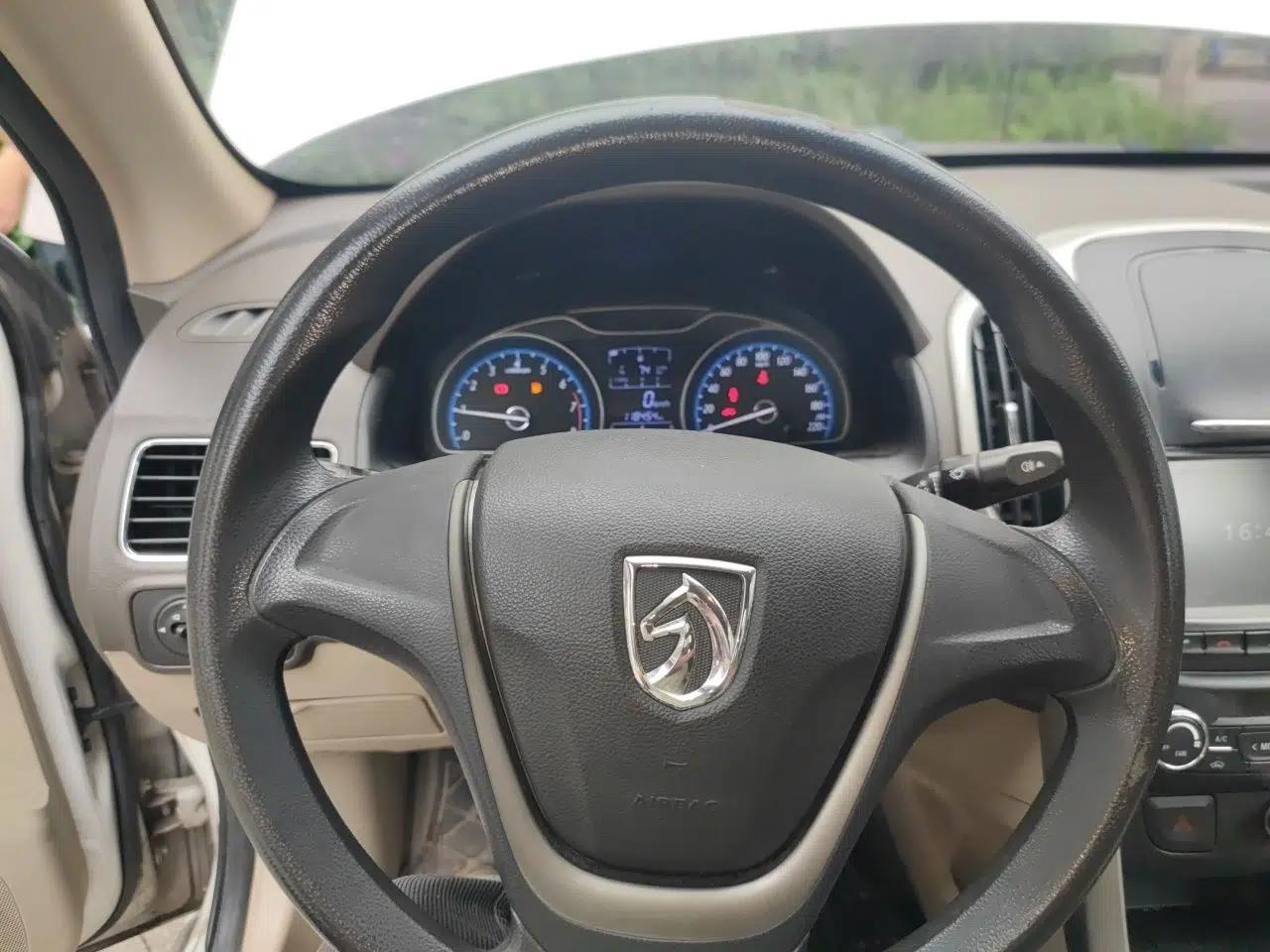Baojun 610 2014 1.5L manual Comfort trim level — миниатюра 12