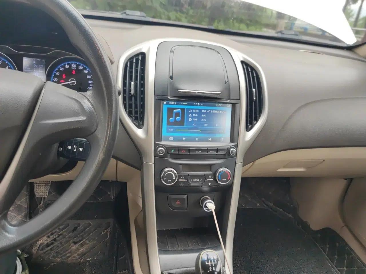 Baojun 610 2014 1.5L manual Comfort trim level — миниатюра 14