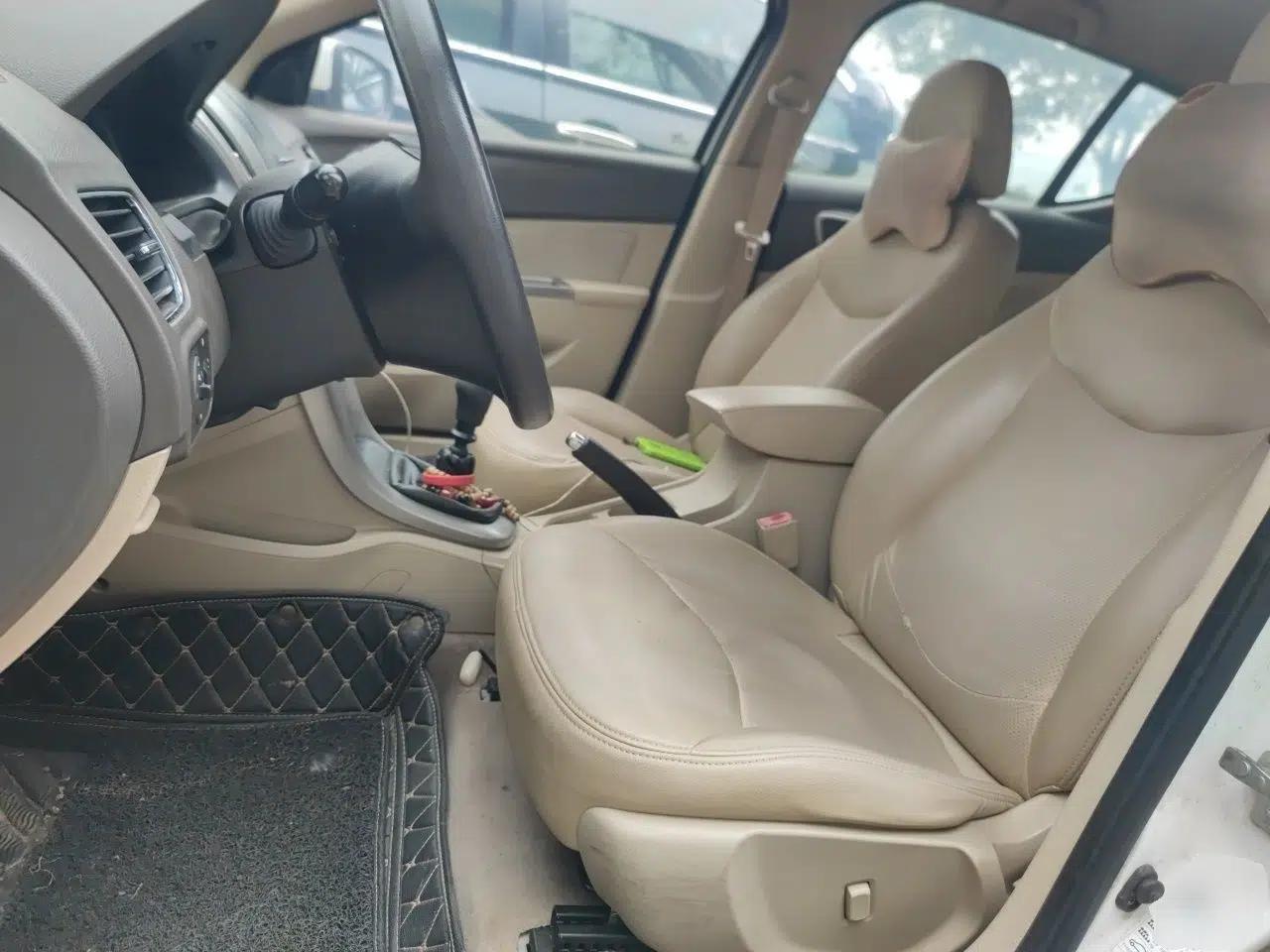 Baojun 610 2014 1.5L manual Comfort trim level — миниатюра 16