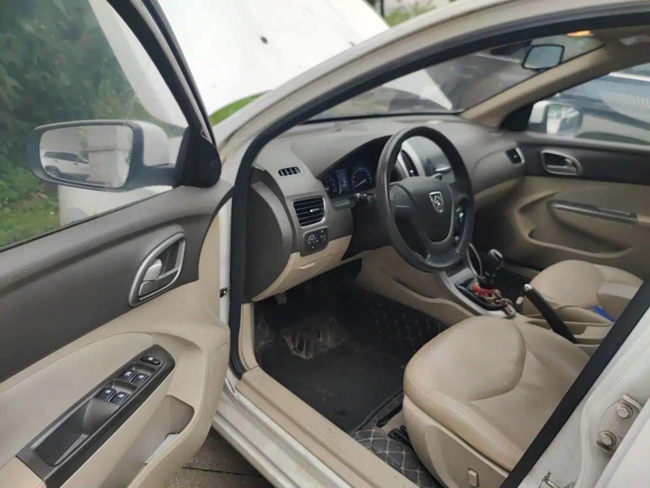 Baojun 610 2014 1.5L manual Comfort trim level — миниатюра 17