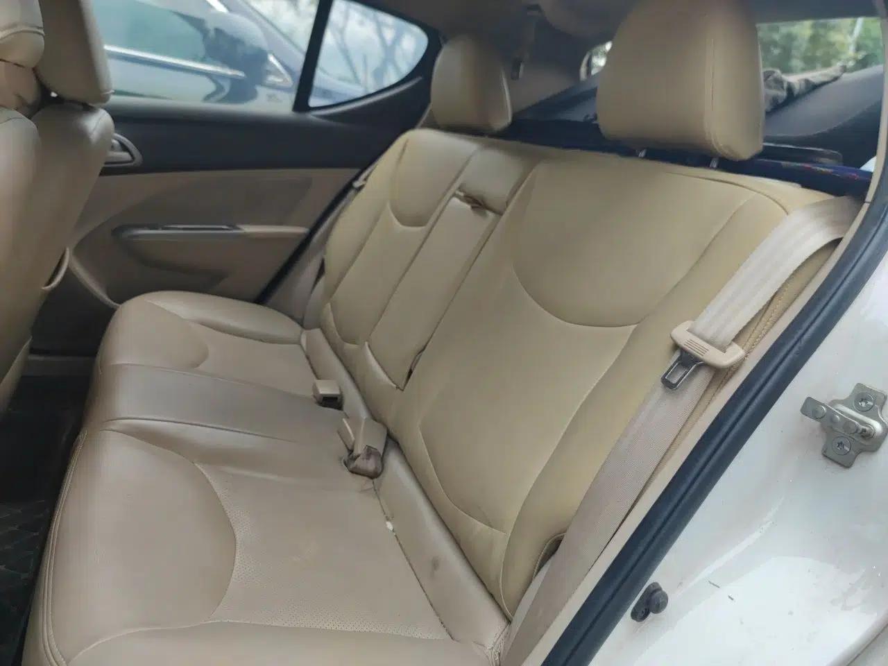 Baojun 610 2014 1.5L manual Comfort trim level — миниатюра 18
