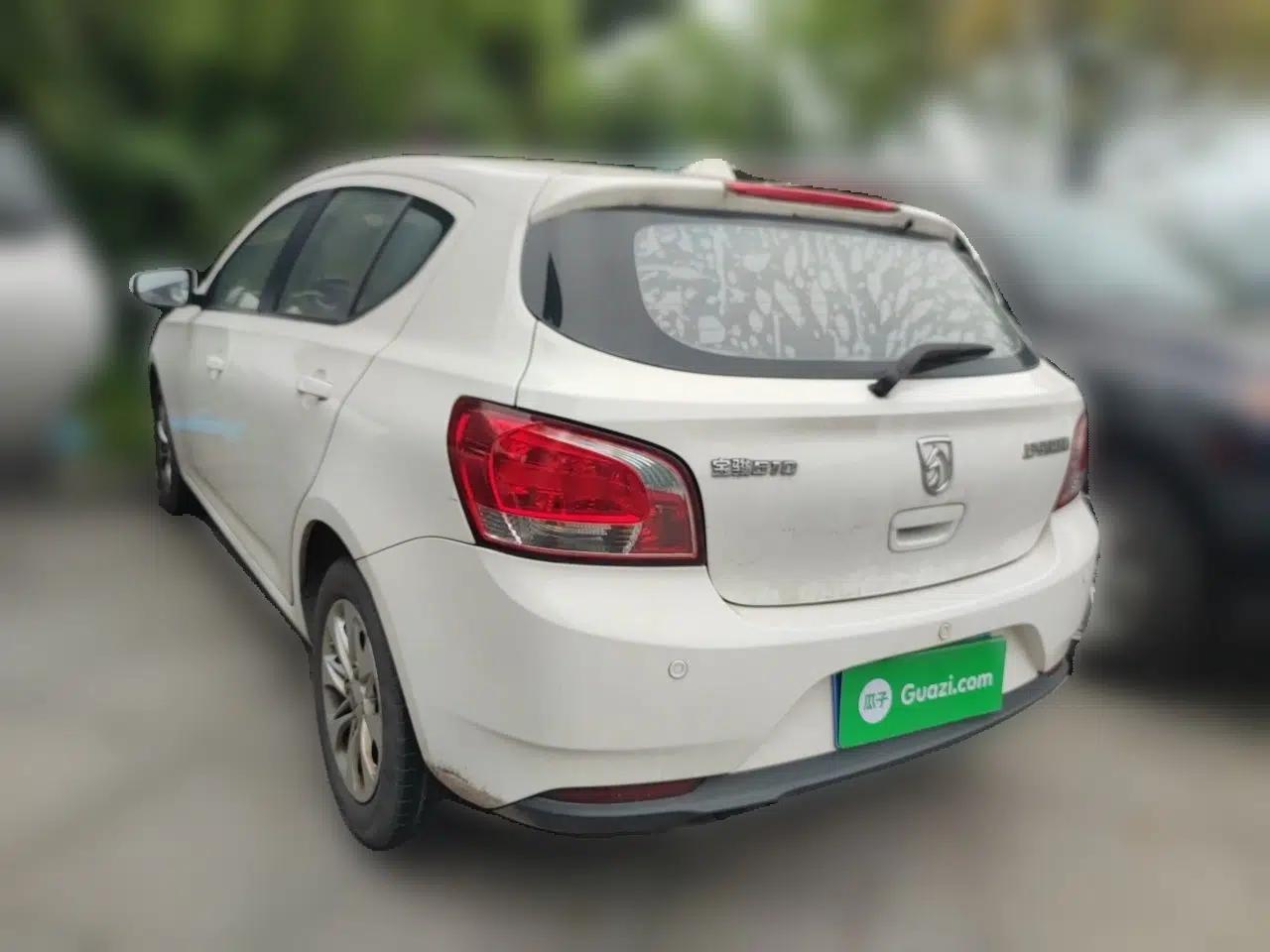 Baojun 610 2014 1.5L manual Comfort trim level — миниатюра 4