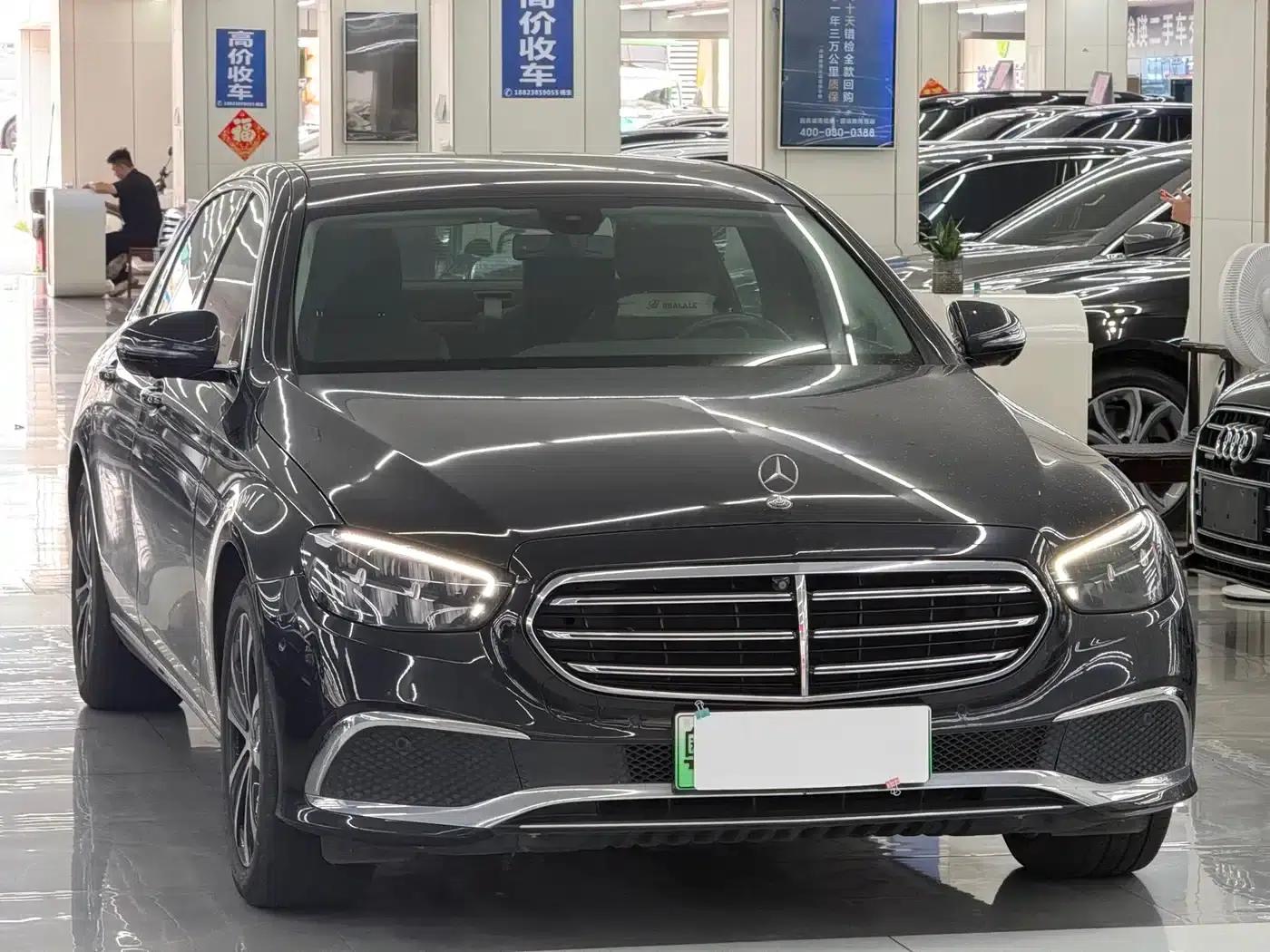 Mercedes-Benz E-Class PHEV 2022 Facelift E 350 e L Plug-in Hybrid Sedan — миниатюра 2