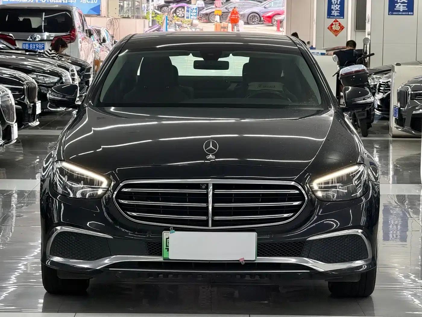 Mercedes-Benz E-Class PHEV 2022 Facelift E 350 e L Plug-in Hybrid Sedan — миниатюра 12
