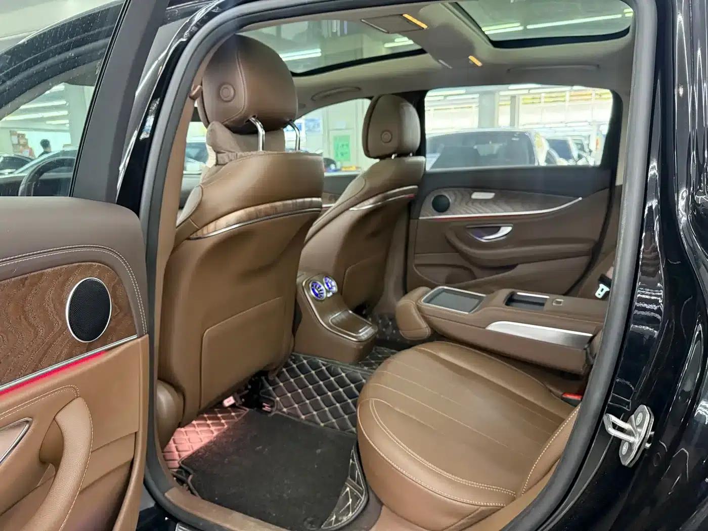 Mercedes-Benz E-Class PHEV 2022 Facelift E 350 e L Plug-in Hybrid Sedan — миниатюра 5