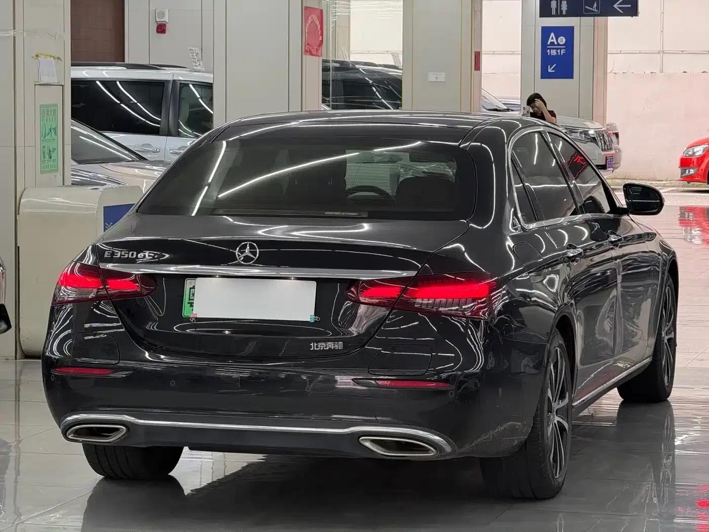 Mercedes-Benz E-Class PHEV 2022 Facelift E 350 e L Plug-in Hybrid Sedan — миниатюра 9