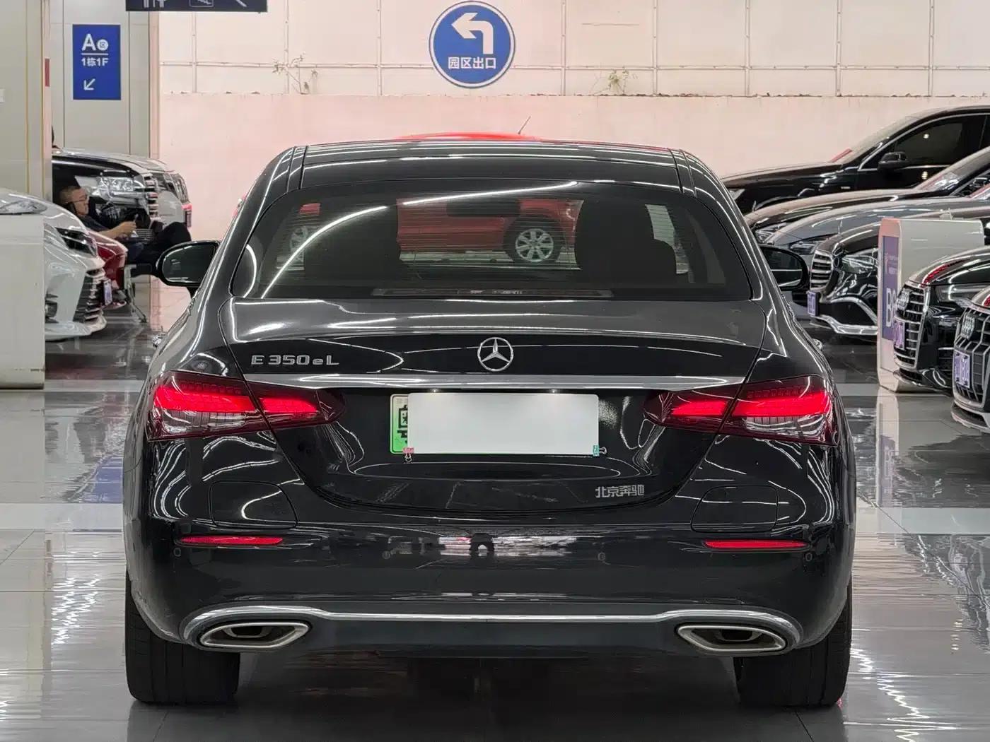 Mercedes-Benz E-Class PHEV 2022 Facelift E 350 e L Plug-in Hybrid Sedan — миниатюра 10