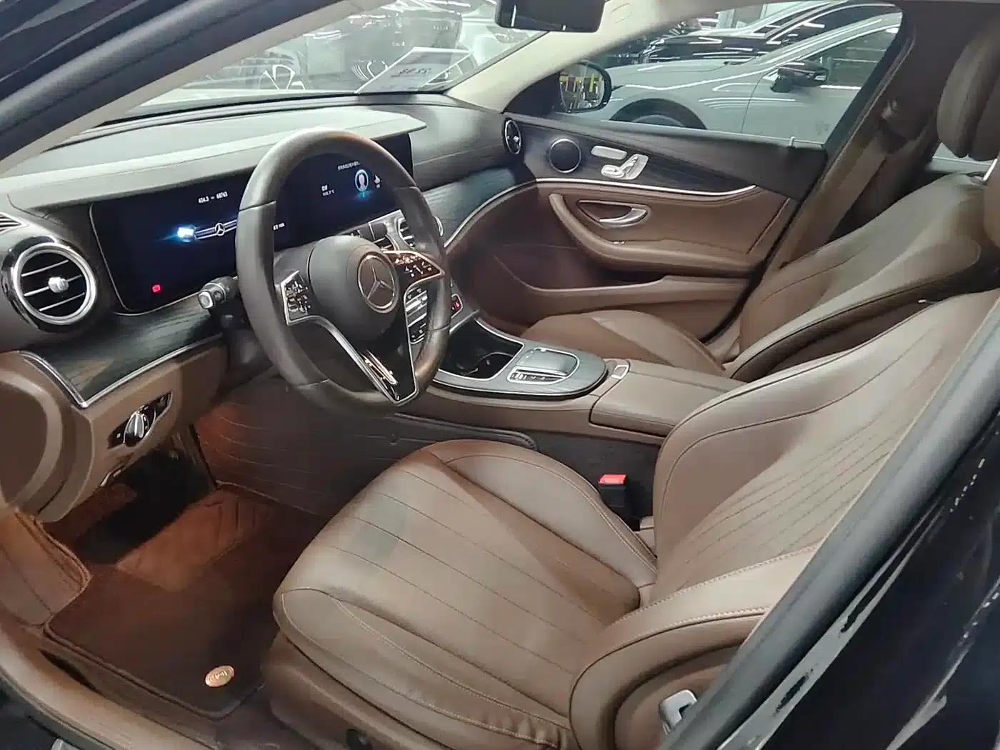 Mercedes-Benz E-Class PHEV 2022 E 350 e L Plug-in Hybrid Sedan — миниатюра 13