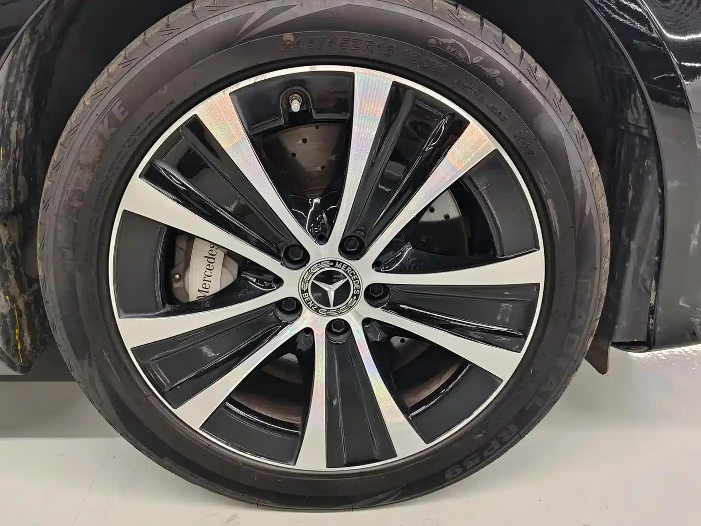 Mercedes-Benz E-Class PHEV 2022 E 350 e L Plug-in Hybrid Sedan — миниатюра 5