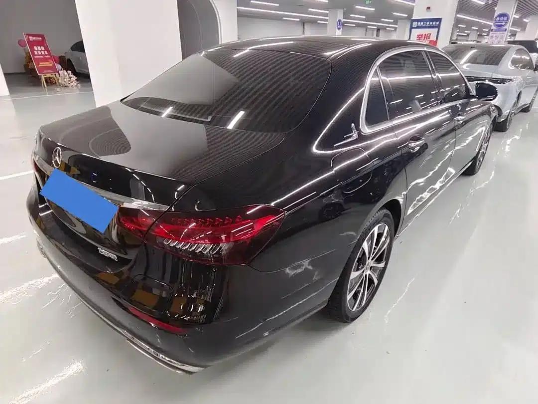Mercedes-Benz E-Class PHEV 2022 E 350 e L Plug-in Hybrid Sedan — миниатюра 6