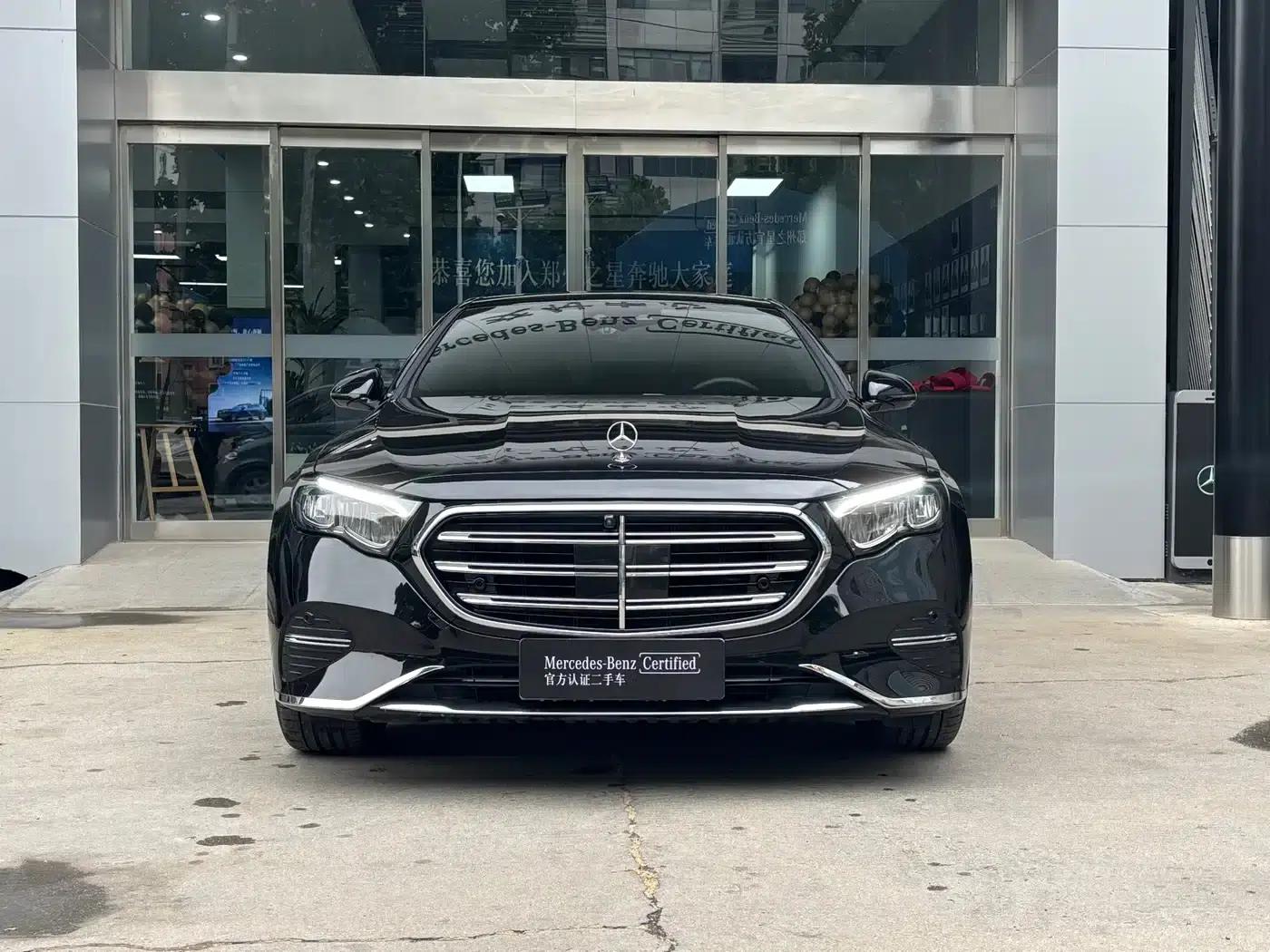 Mercedes-Benz E-Class PHEV 2024 E 350 e L Plug-in Hybrid Sedan — миниатюра 4