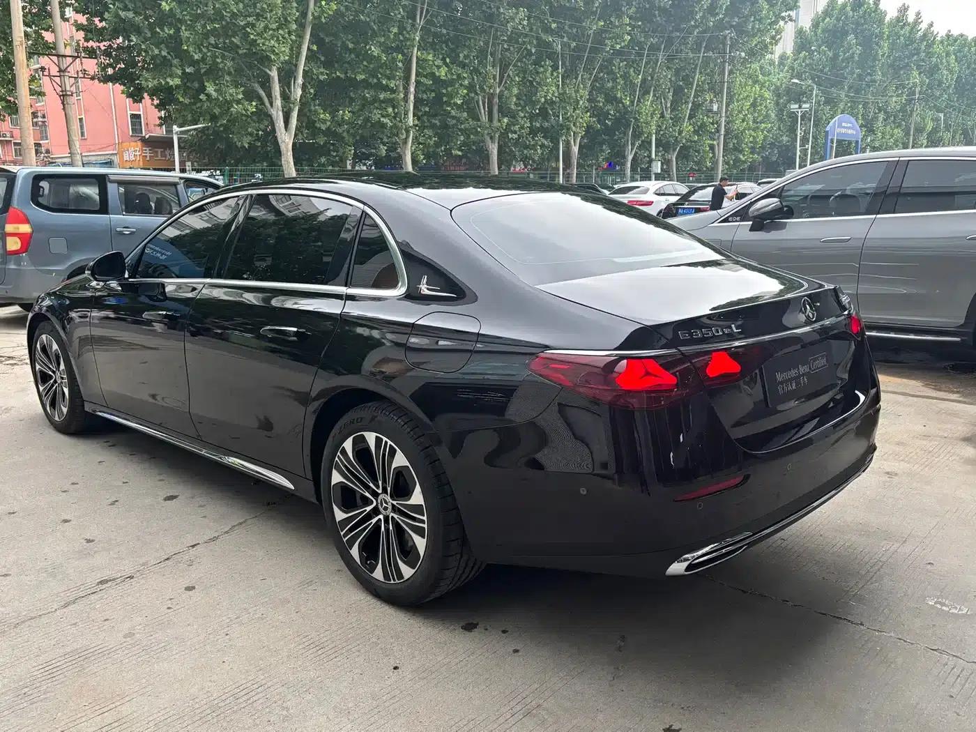 Mercedes-Benz E-Class PHEV 2024 E 350 e L Plug-in Hybrid Sedan — миниатюра 8